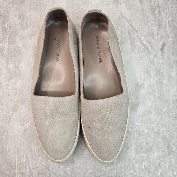 Donald Pliner Slip On Shoes Sz 8.5 Taupe Suede Minimalist Casual Platform Loafer - Picture 2 of 10